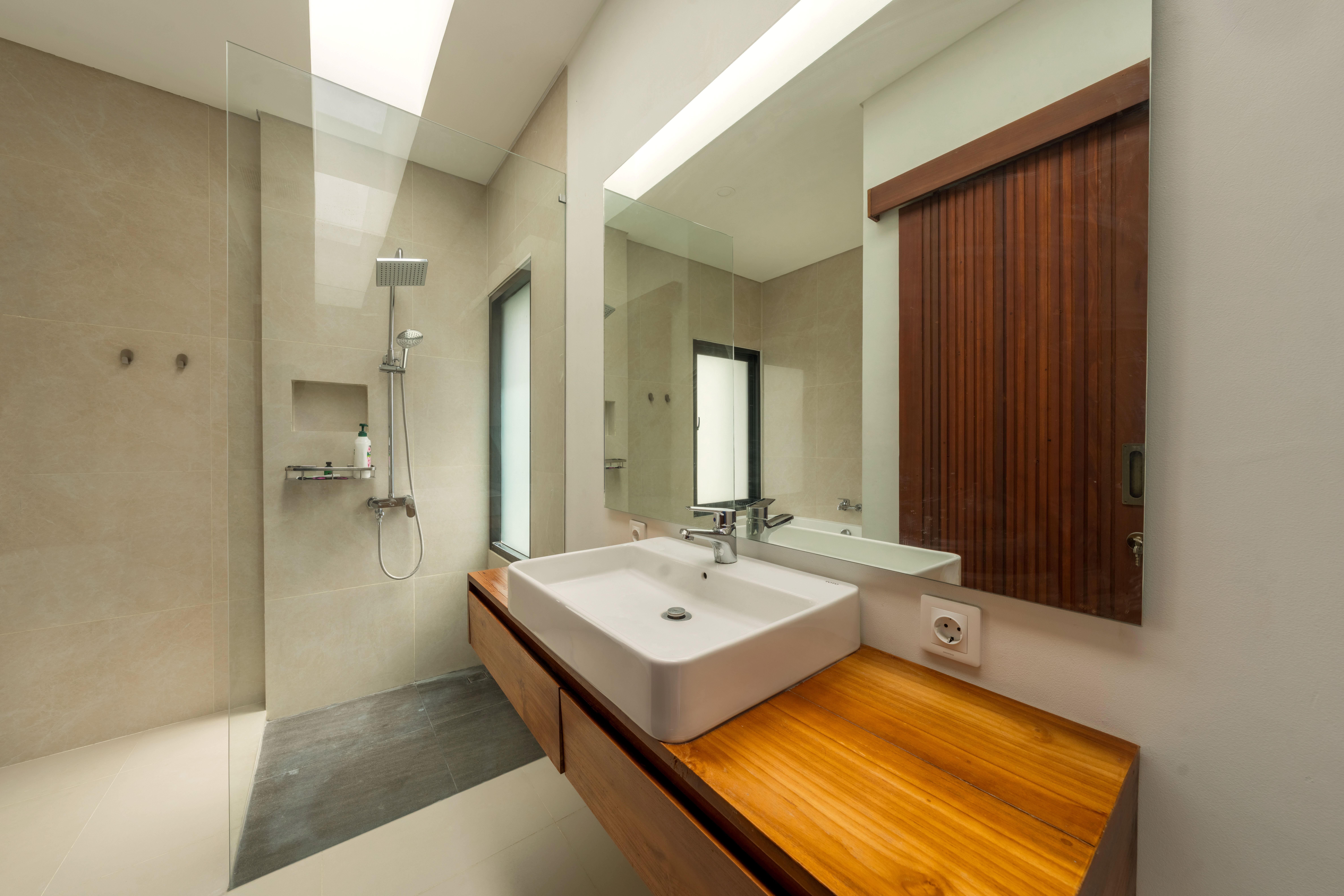 3BR Sanctuary with Direct Pool Access 5