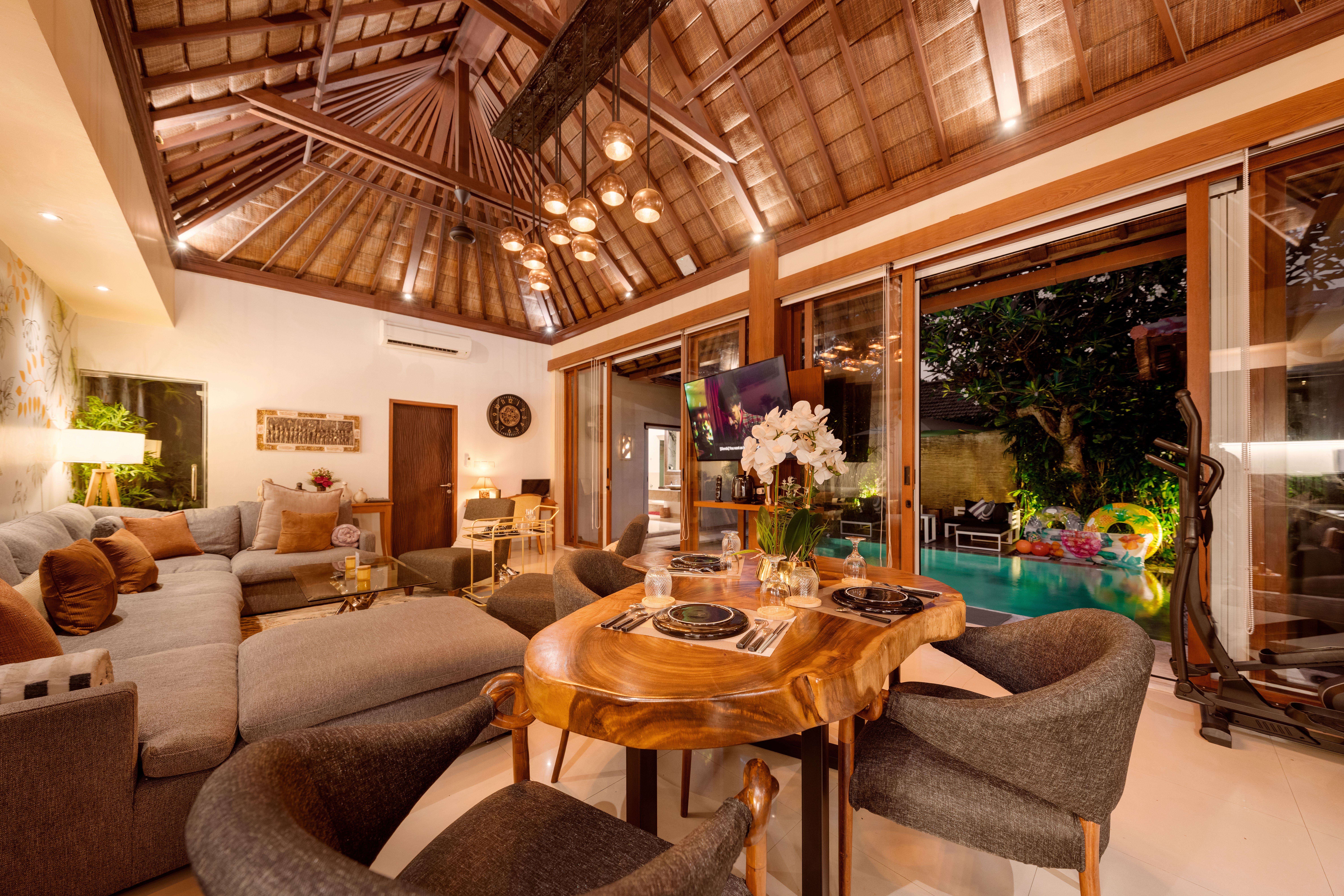 Luxury 1BR Retreat: Tranquil Poolside Living Longterm 14