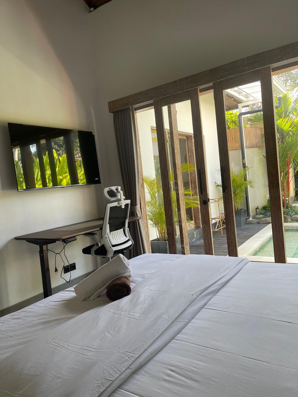 Luxe 2BR Garden Villa | Private Pool Access 6