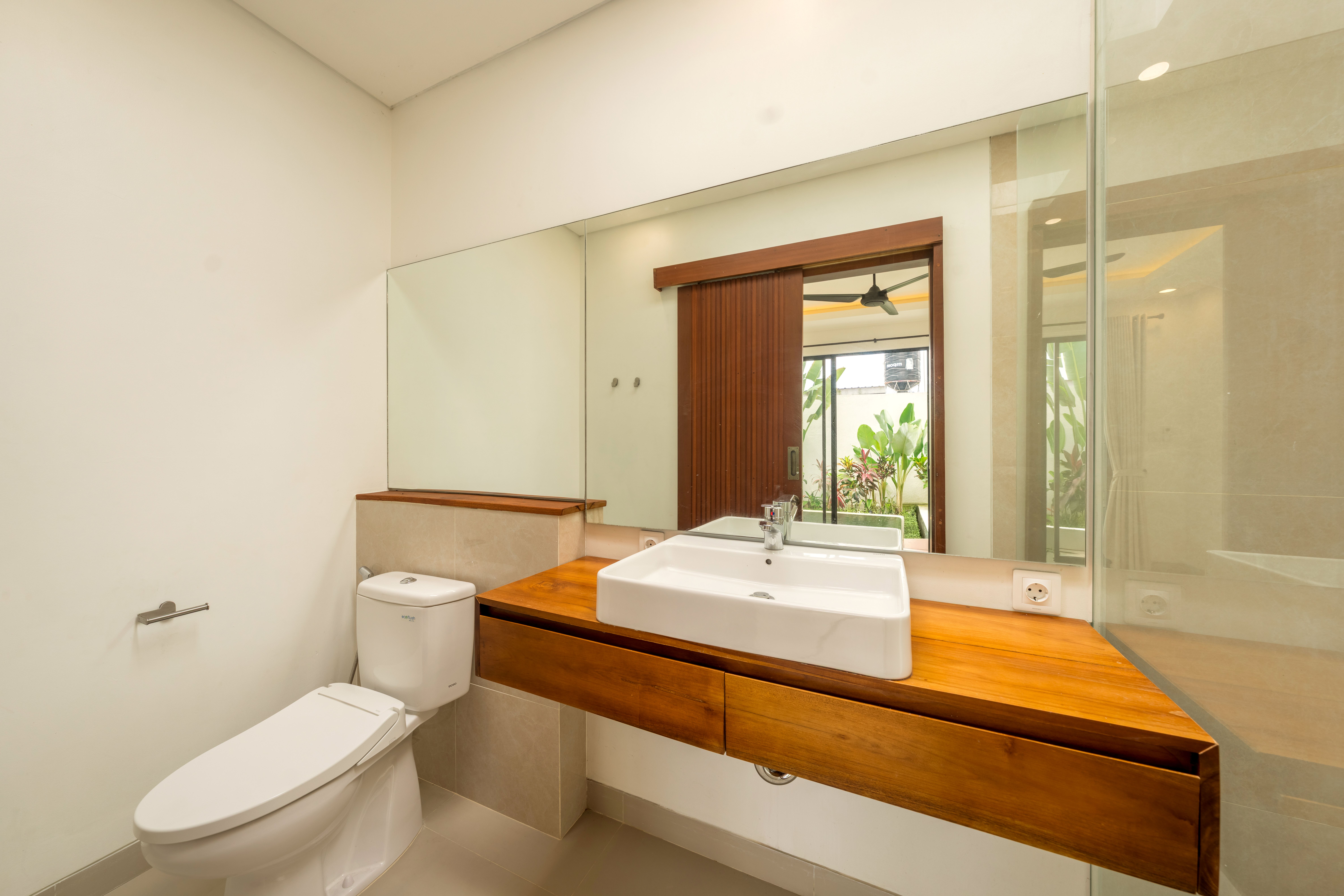 3BR Sanctuary with Direct Pool Access 10