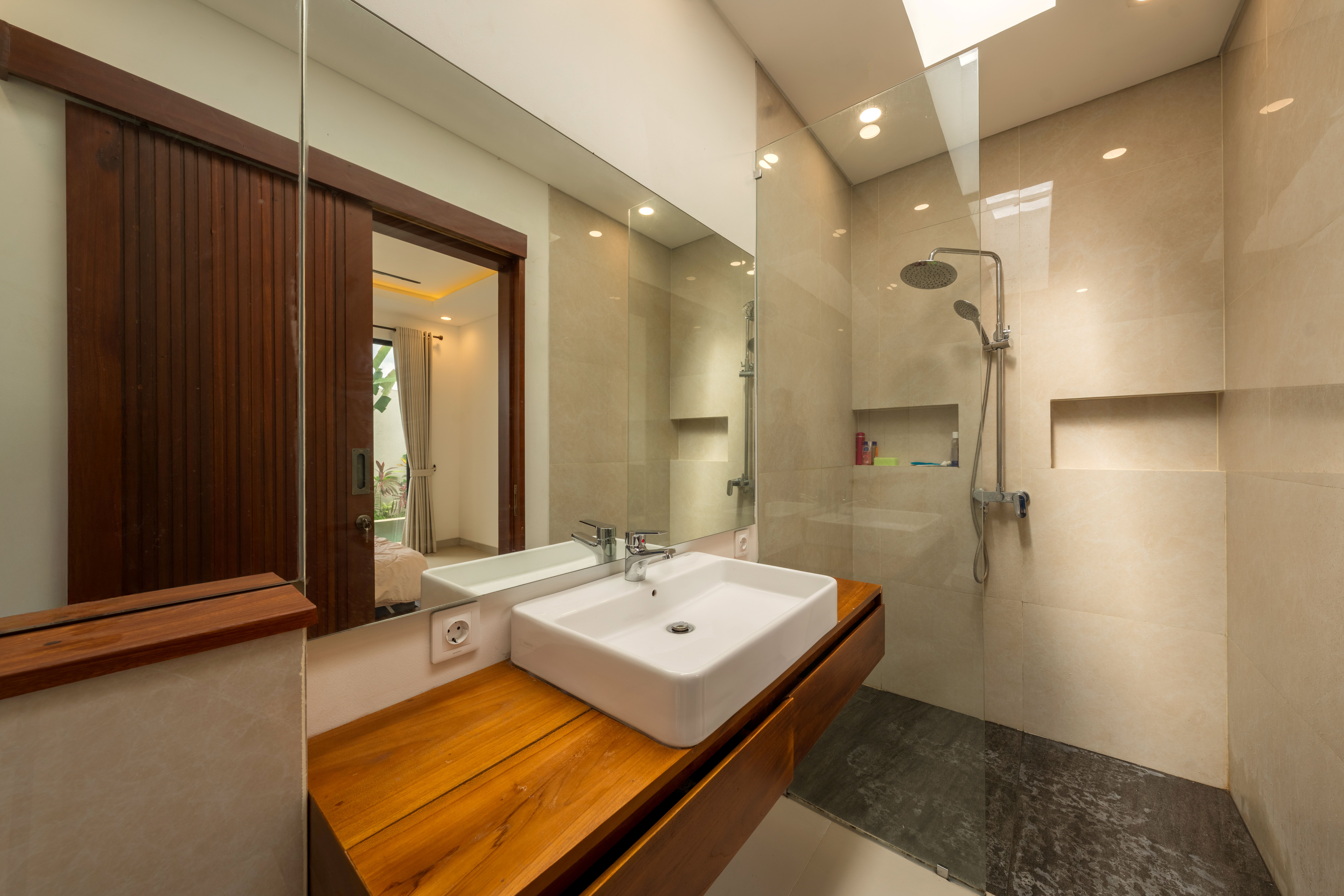 3BR Sanctuary with Direct Pool Access 2