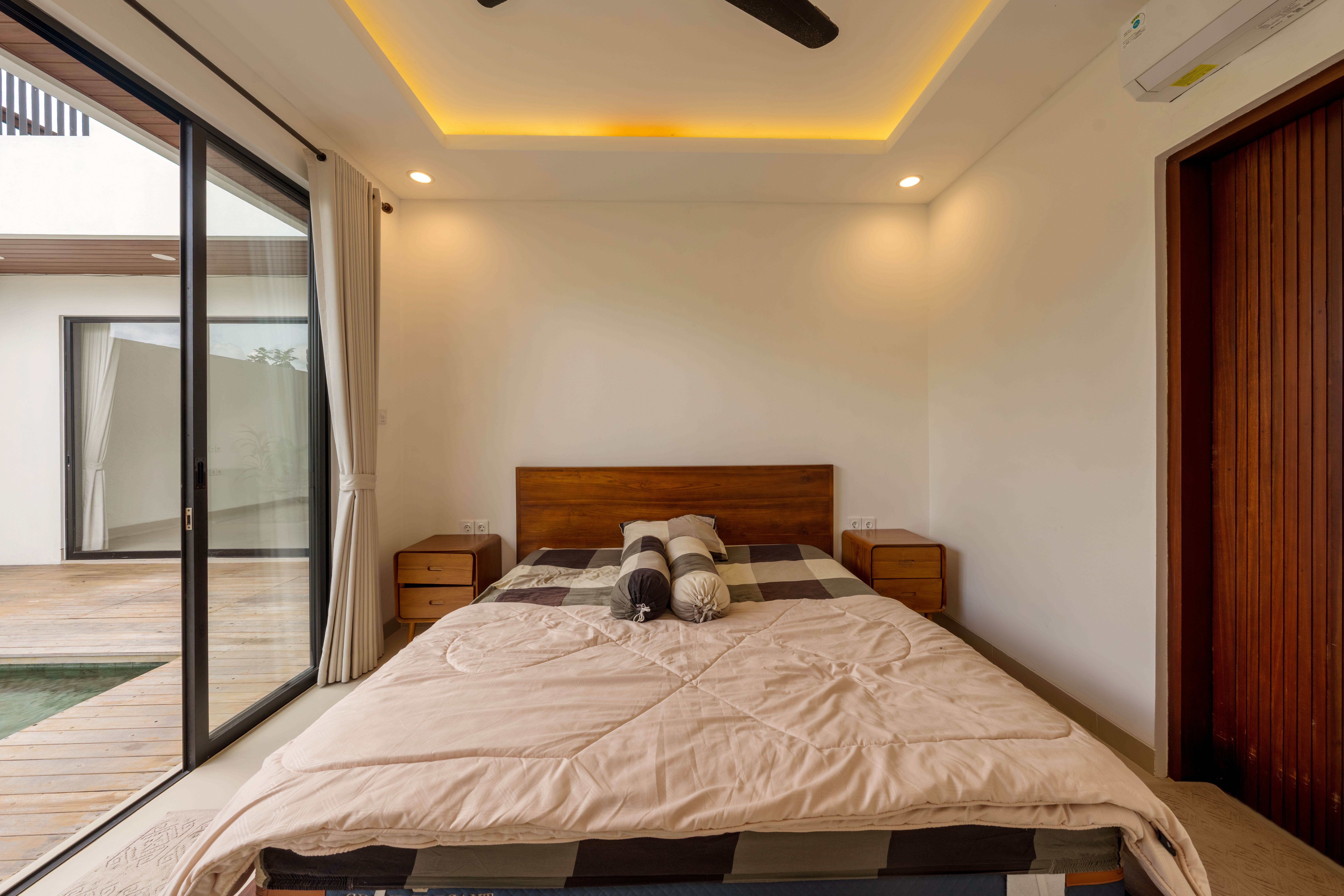 3BR Sanctuary with Direct Pool Access 15