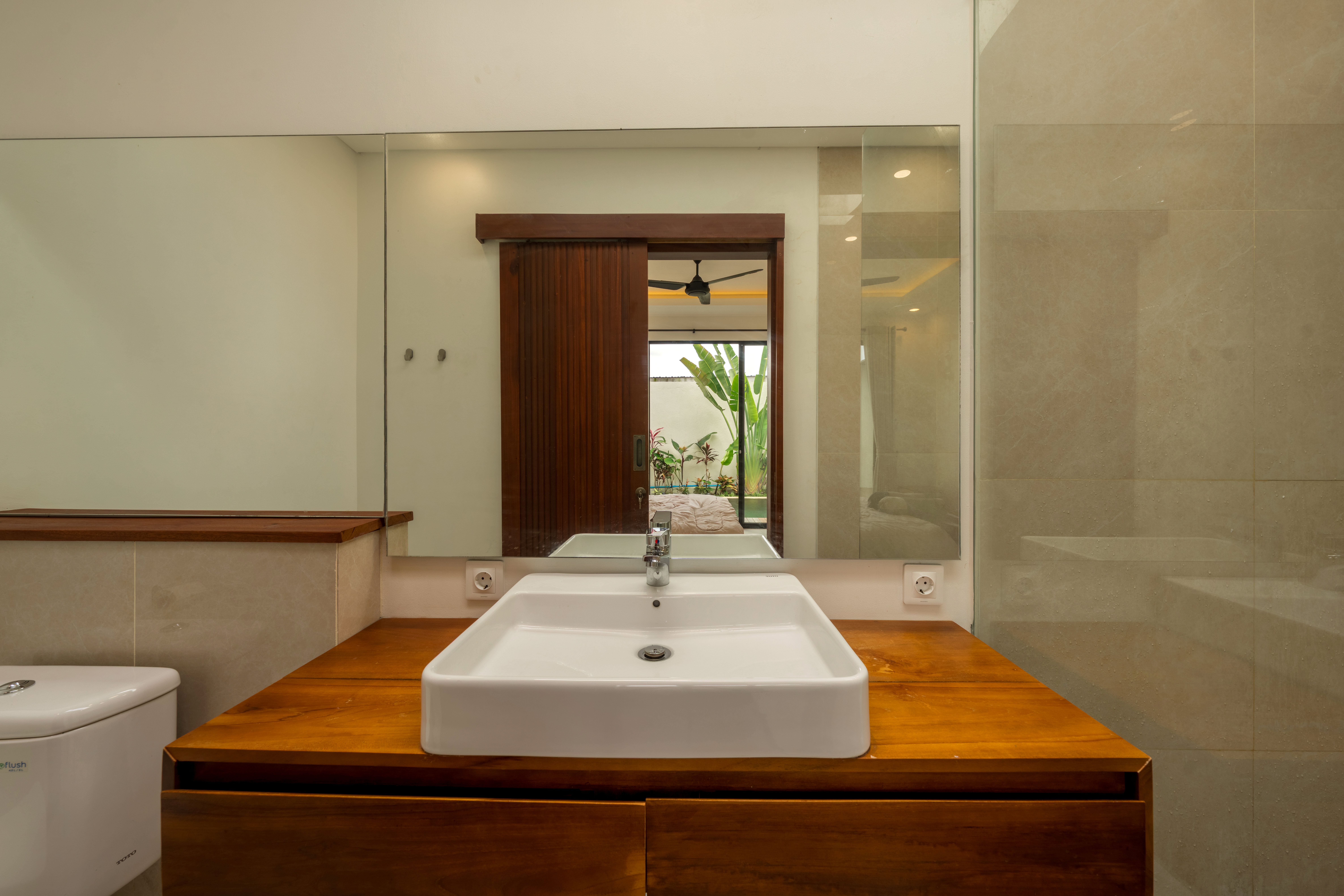 3BR Sanctuary with Direct Pool Access 9