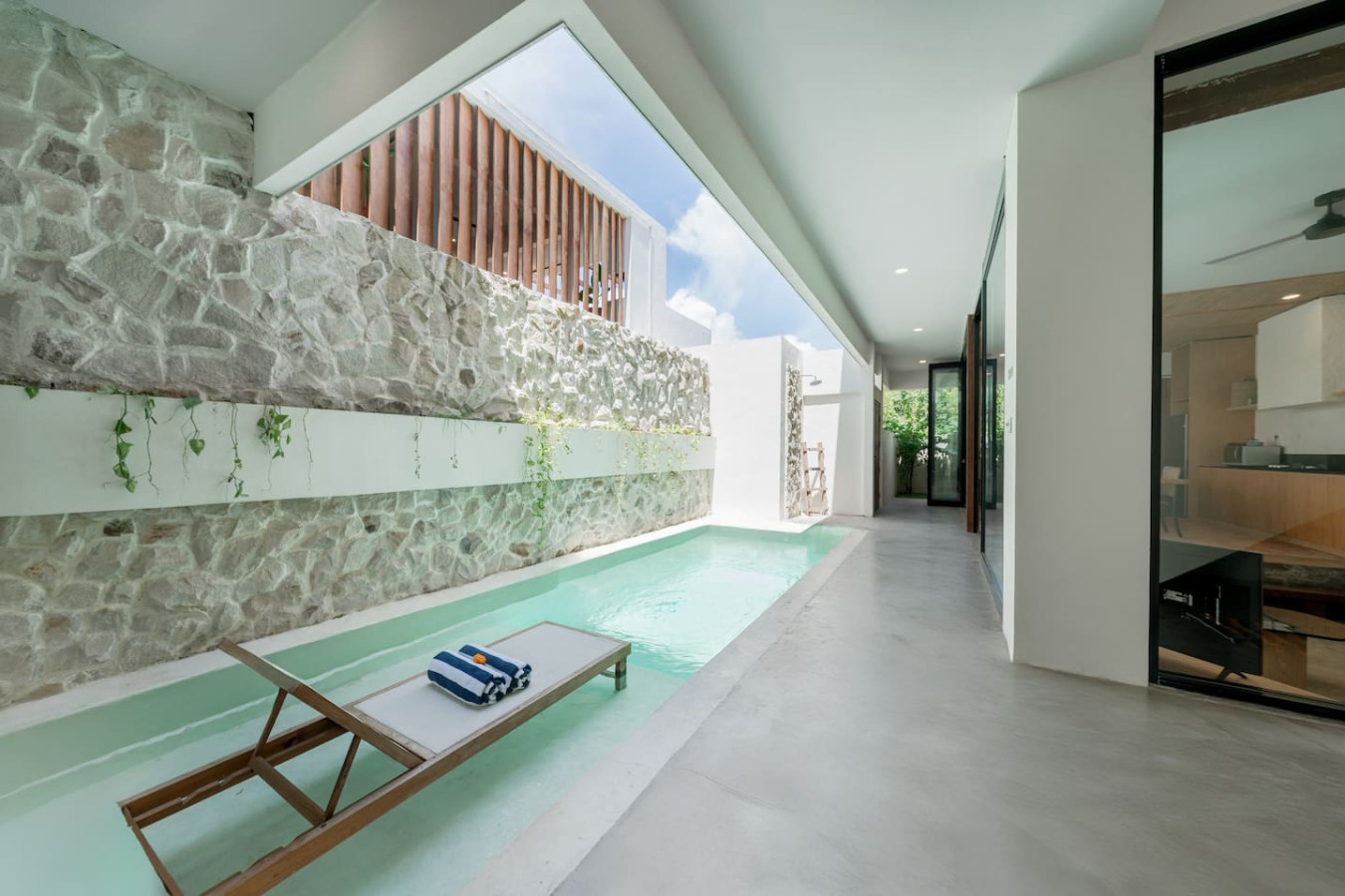 Villa Kiri - Modern 2BR Villa Rooftop & Pool 32