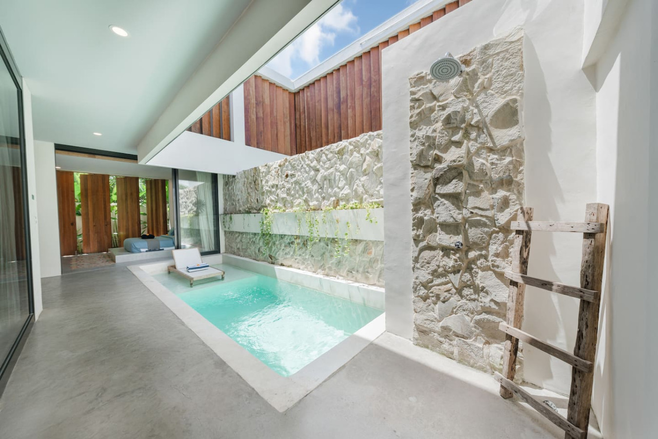 Villa Kiri - Modern 2BR Villa Rooftop & Pool 34