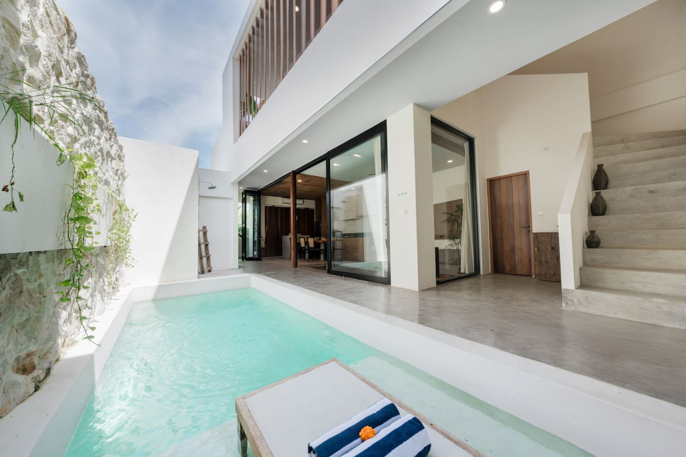 Villa Kiri - Modern 2BR Villa Rooftop & Pool 35