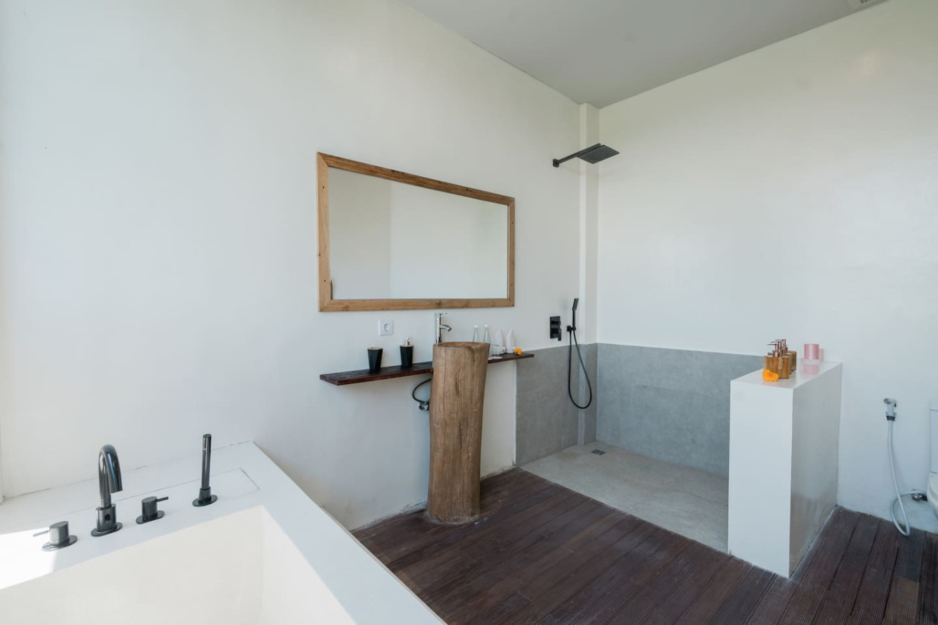 Stylish 2BR Villa Private Pool 17