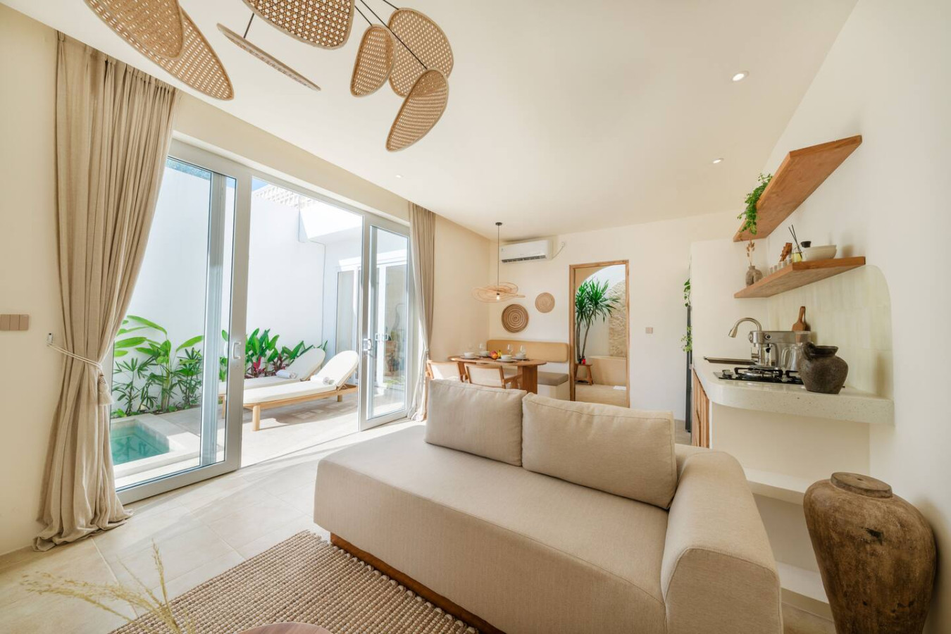 Sira Rosa Villa 2BR with Rooftop Oasis 22