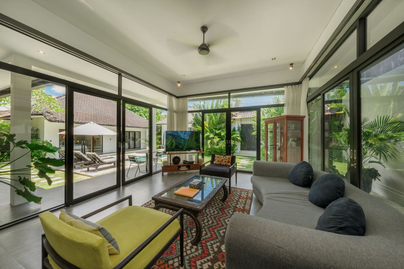 Elegant Modern 4BR Retreat in the Heart of Berawa 24