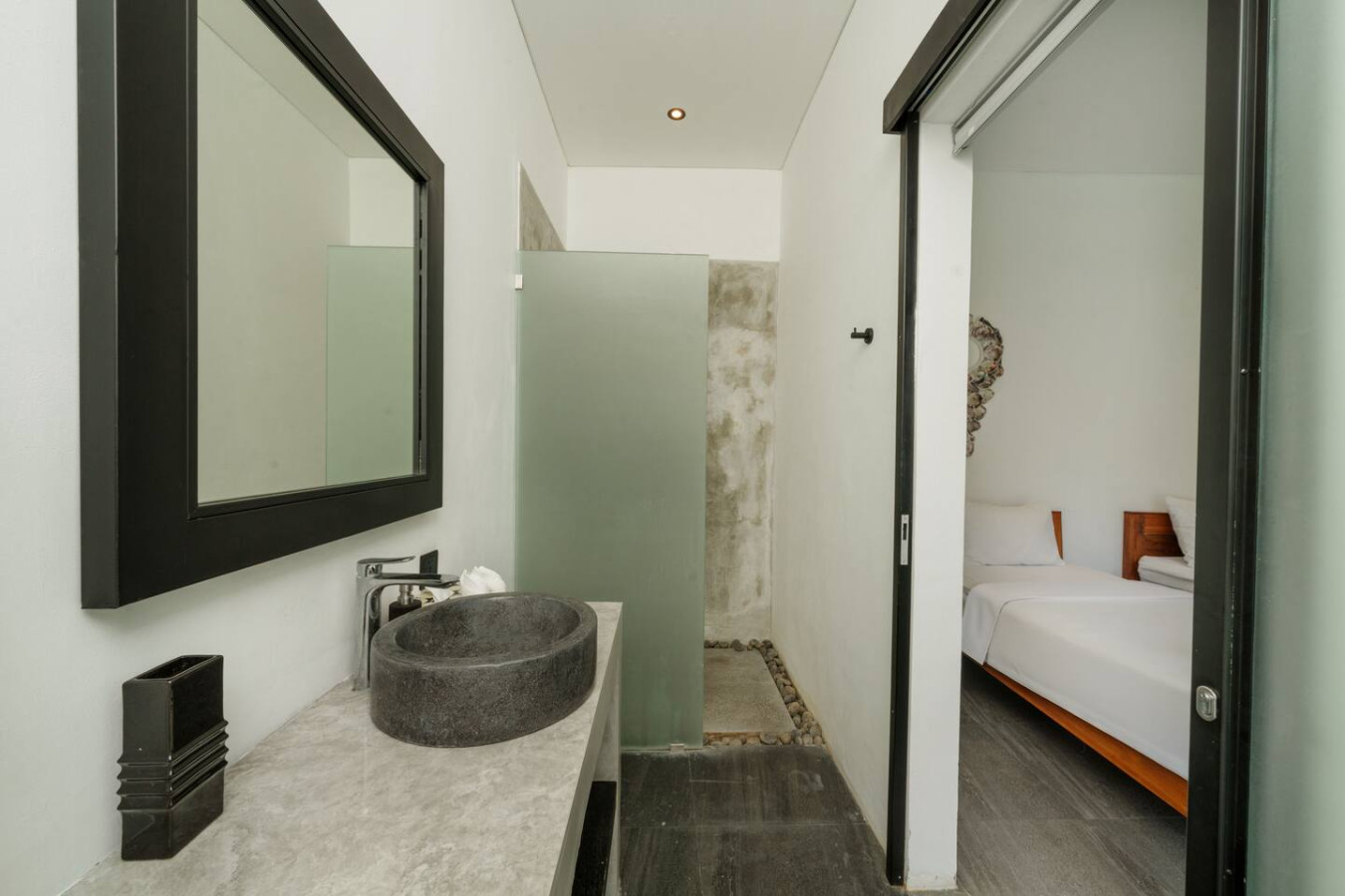 Elegant Modern 4BR Retreat in the Heart of Berawa 43