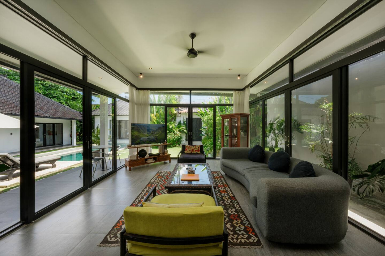 Elegant Modern 4BR Retreat in the Heart of Berawa 59