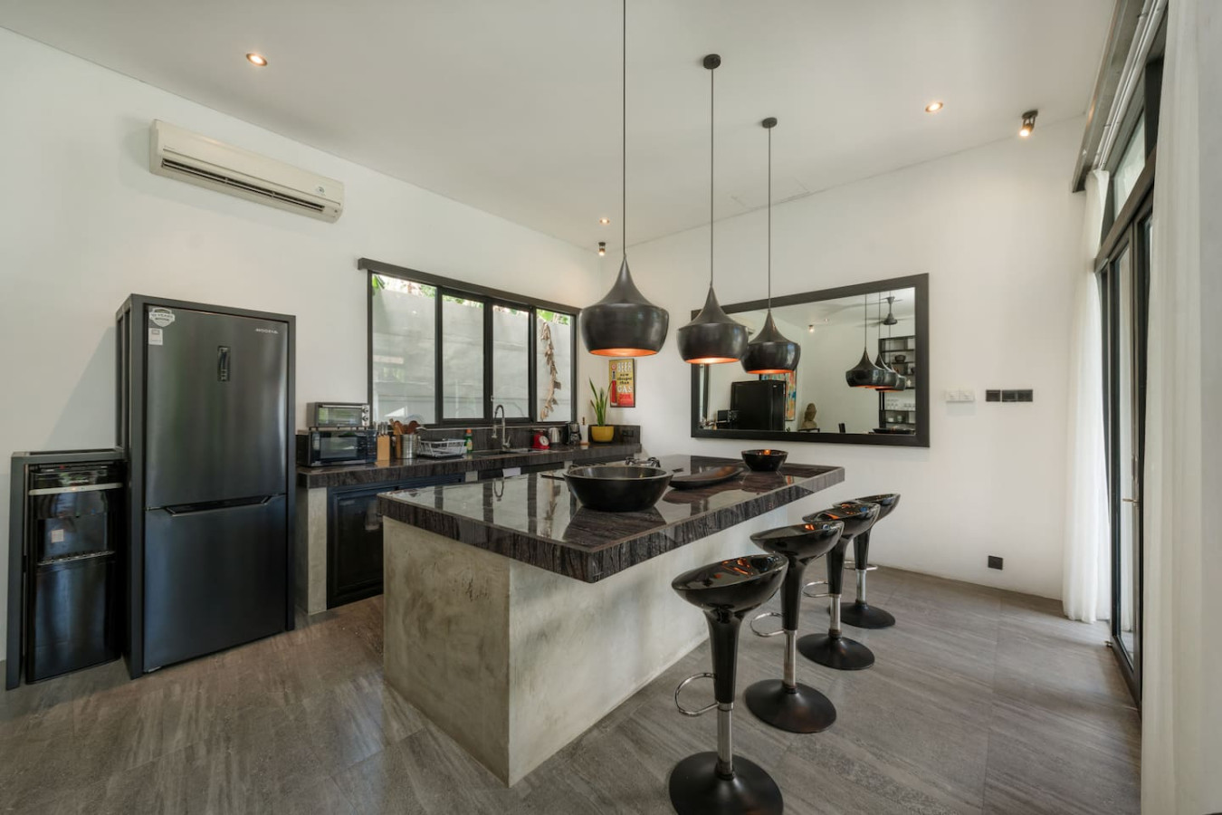 Elegant Modern 4BR Retreat in the Heart of Berawa 6