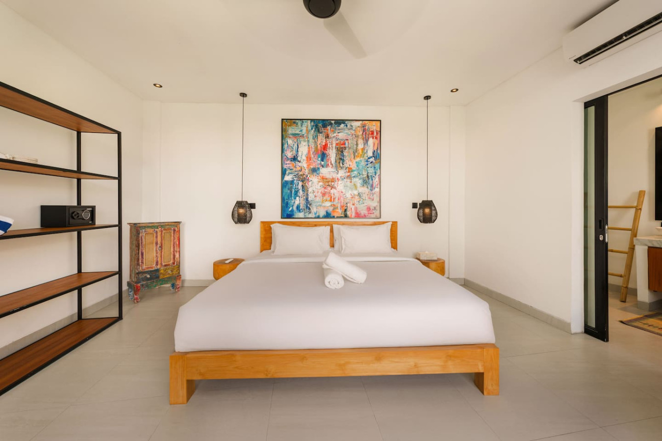 Spacious 5BR Modern Simplicity, Near Canggu's Best 17