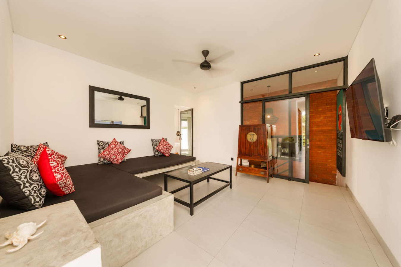 Spacious 5BR Modern Simplicity, Near Canggu's Best 25