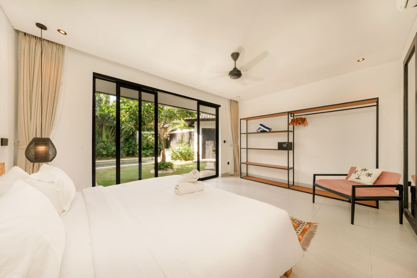 Spacious 5BR Modern Simplicity, Near Canggu's Best 29
