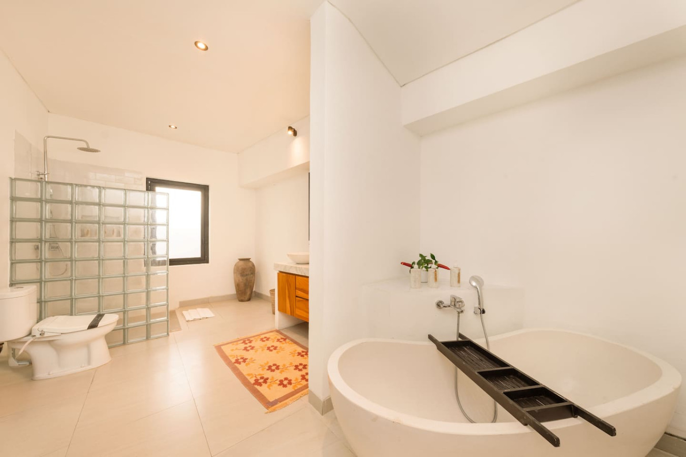 Spacious 5BR Modern Simplicity, Near Canggu's Best 30