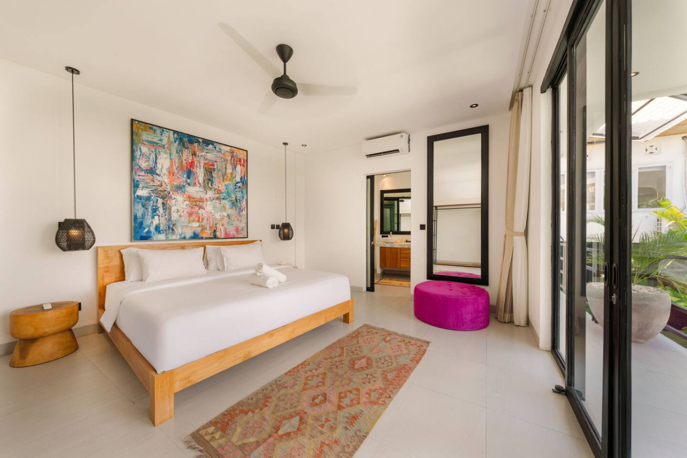 Spacious 5BR Modern Simplicity, Near Canggu's Best 31