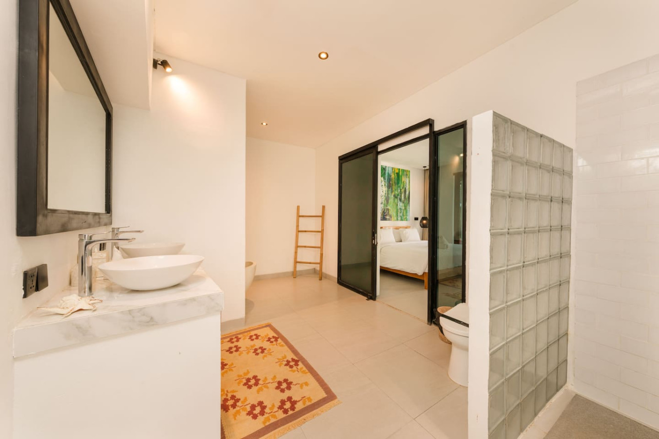 Spacious 5BR Modern Simplicity, Near Canggu's Best 44