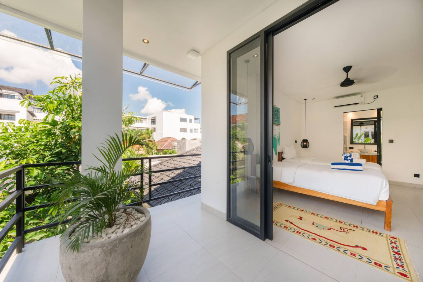Spacious 5BR Modern Simplicity, Near Canggu's Best 46