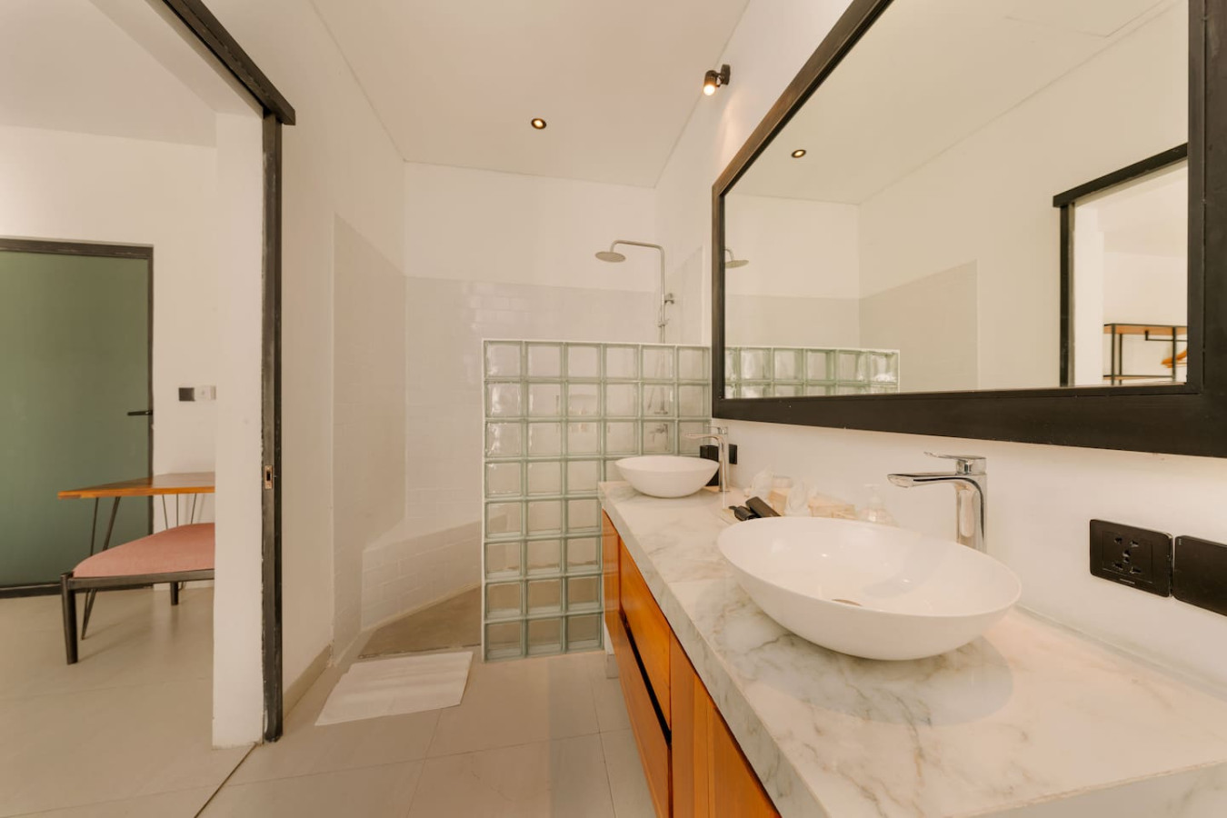 Spacious 5BR Modern Simplicity, Near Canggu's Best 49