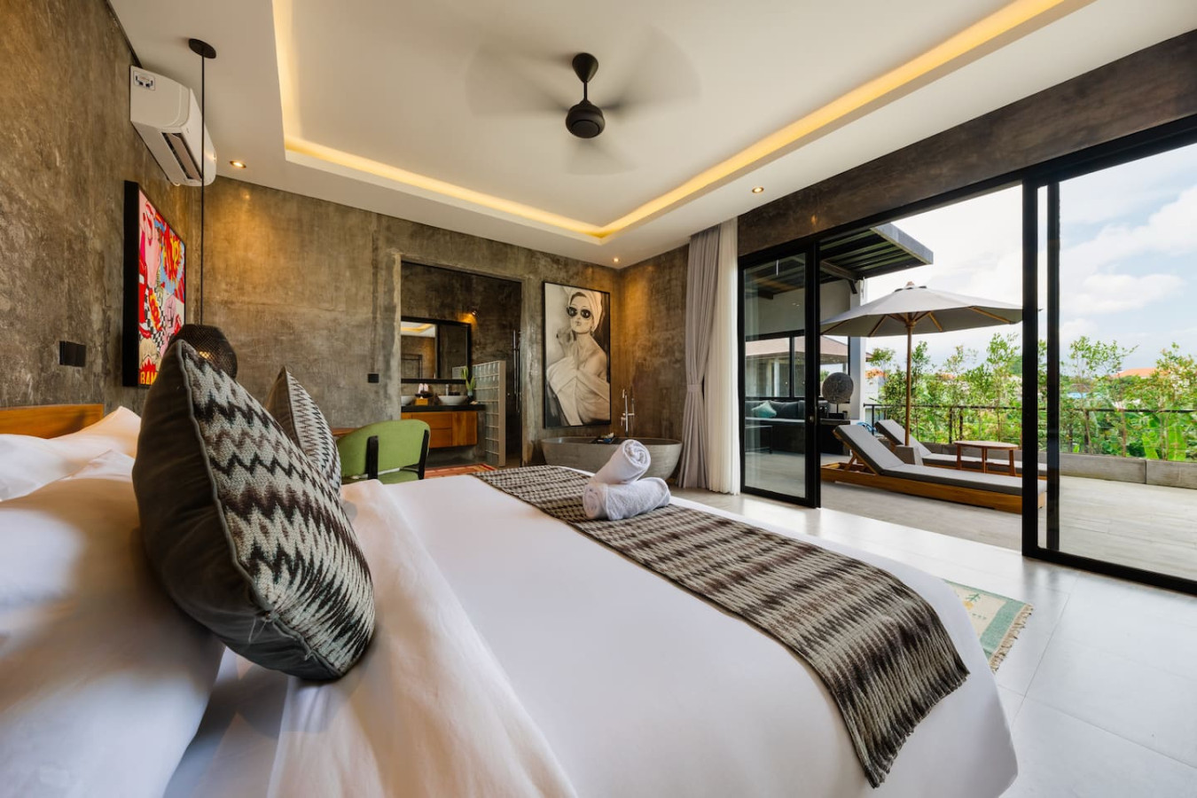 Modern Artistic 5BR Haven in Canggu Berawa 111