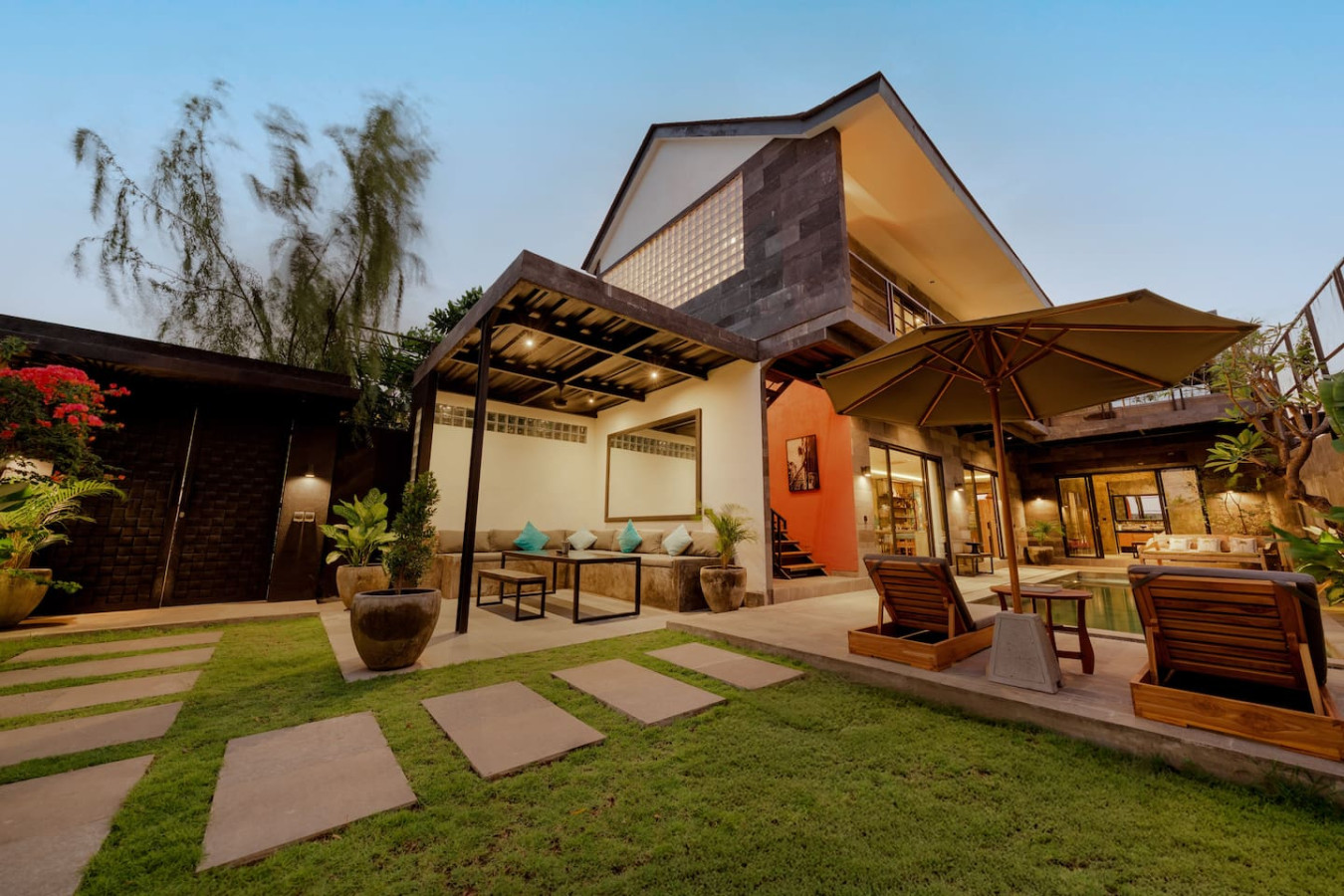 Modern Artistic 5BR Haven in Canggu Berawa 116