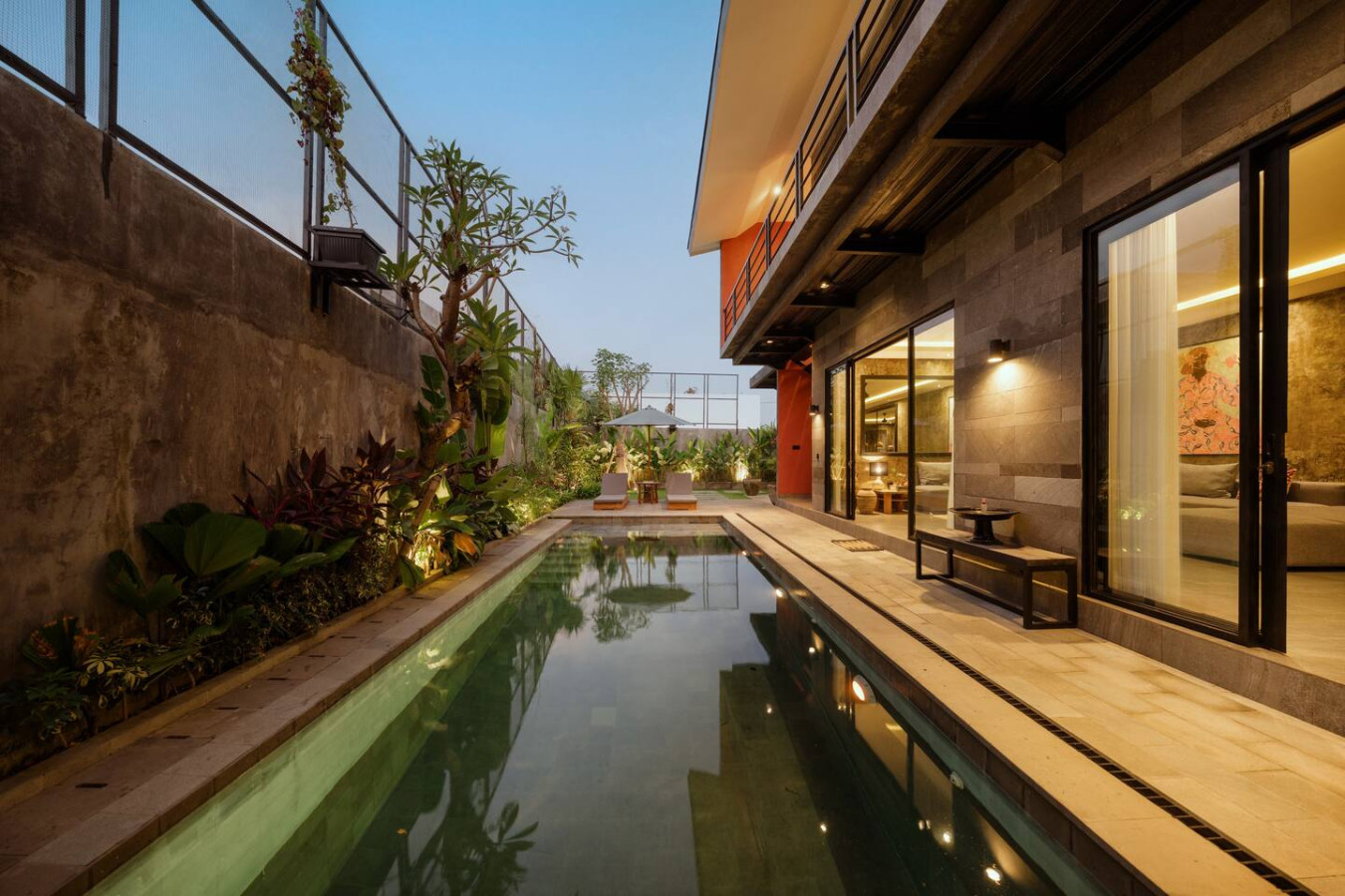 Modern Artistic 5BR Haven in Canggu Berawa 12