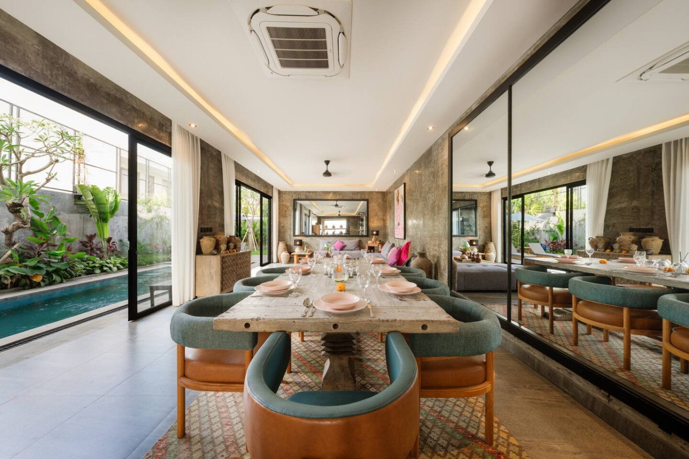 Modern Artistic 5BR Haven in Canggu Berawa 3