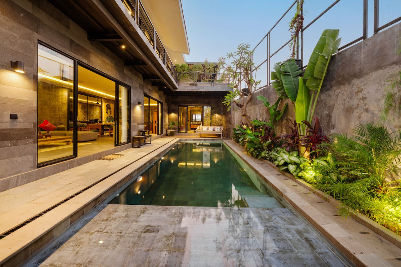 Modern Artistic 5BR Haven in Canggu Berawa 34