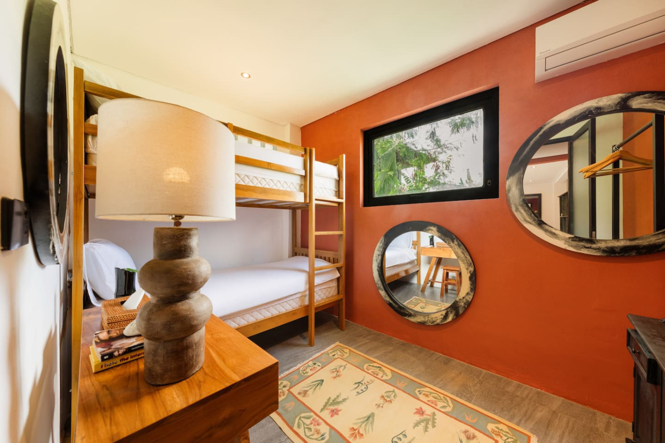 Modern Artistic 5BR Haven in Canggu Berawa 38