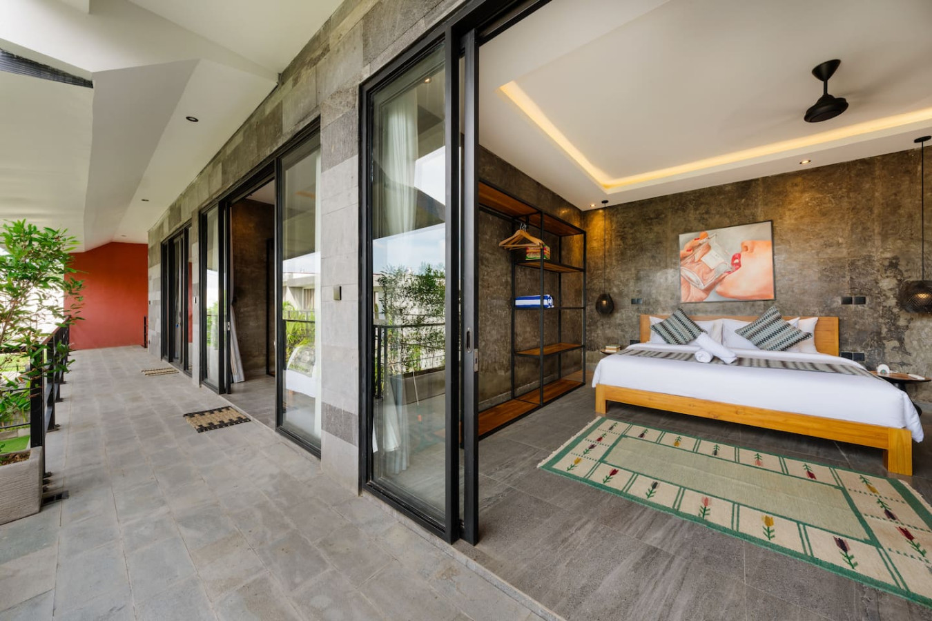 Modern Artistic 5BR Haven in Canggu Berawa 54