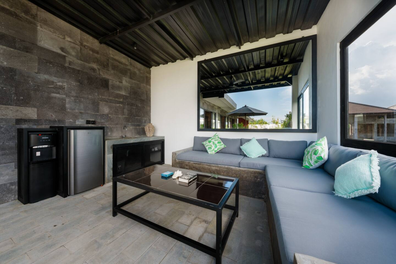 Modern Artistic 5BR Haven in Canggu Berawa 55