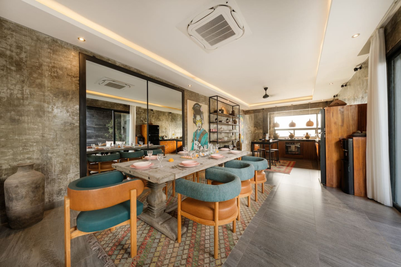 Modern Artistic 5BR Haven in Canggu Berawa 56