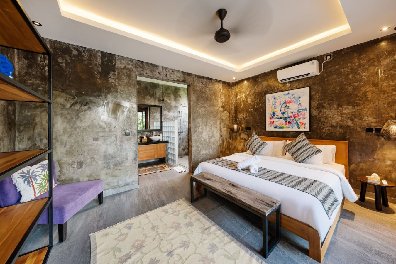 Modern Artistic 5BR Haven in Canggu Berawa 63
