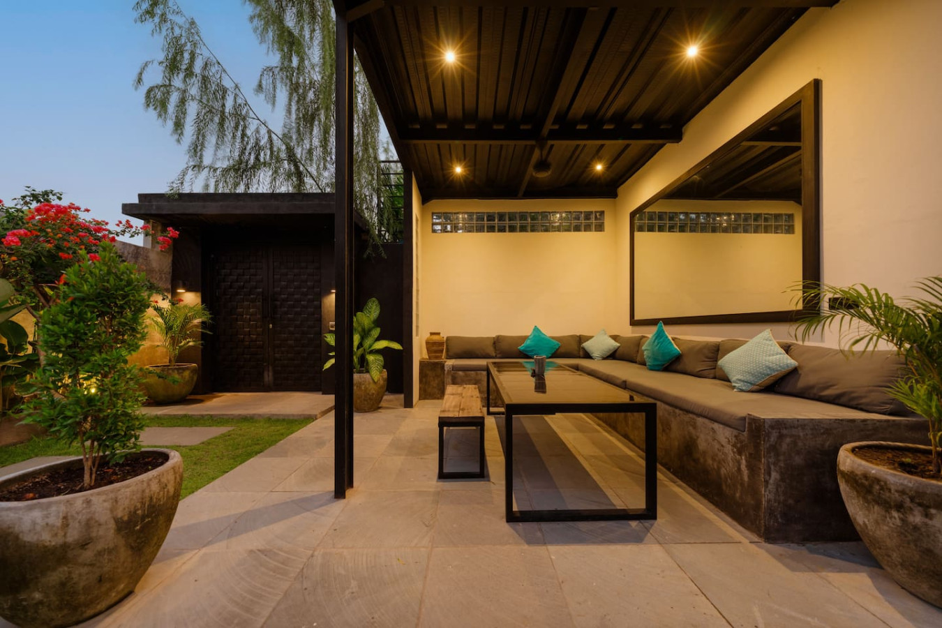 Modern Artistic 5BR Haven in Canggu Berawa 65