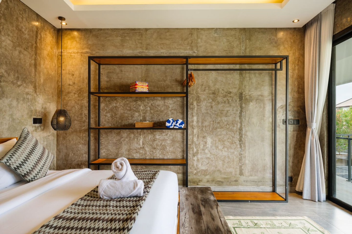 Modern Artistic 5BR Haven in Canggu Berawa 78