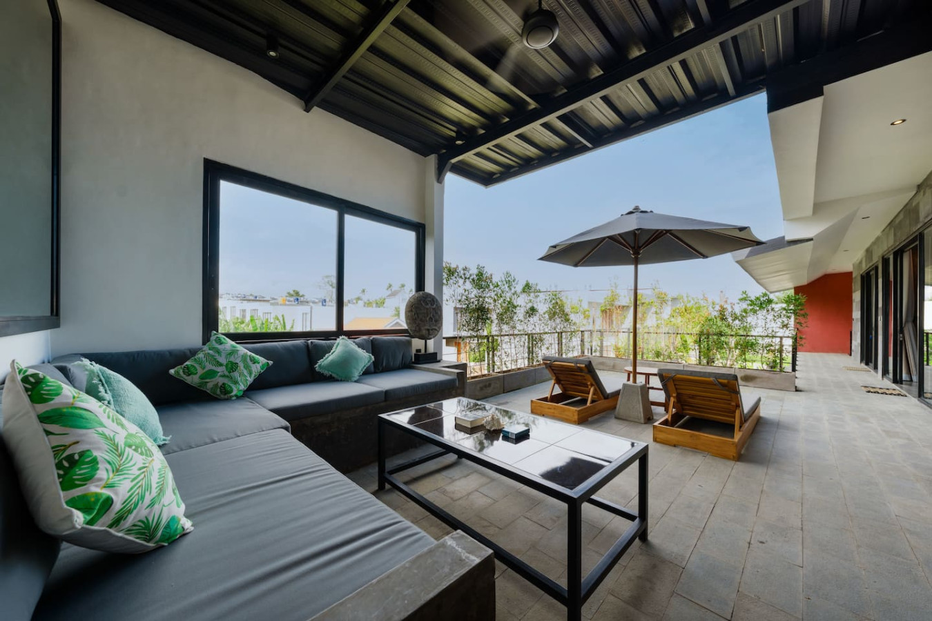 Modern Artistic 5BR Haven in Canggu Berawa 80