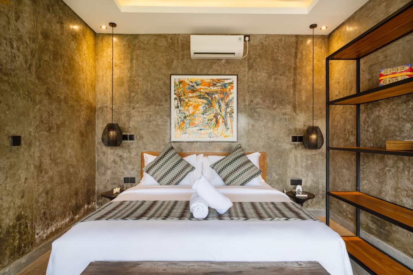 Modern Artistic 5BR Haven in Canggu Berawa 92