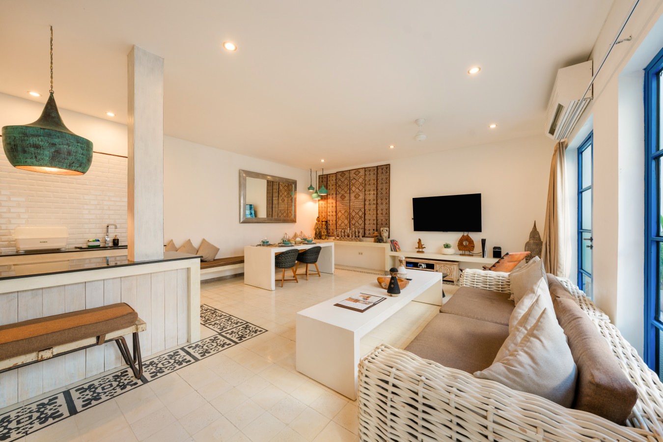 Stylish 3BR Escape, 5 Mins to Seminyak Beach 6