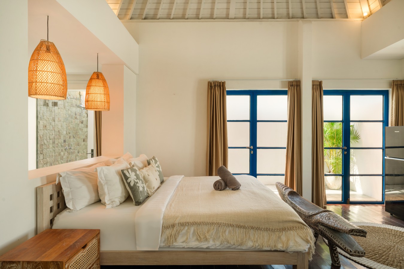 Stylish 3BR Escape, 5 Mins to Seminyak Beach 62