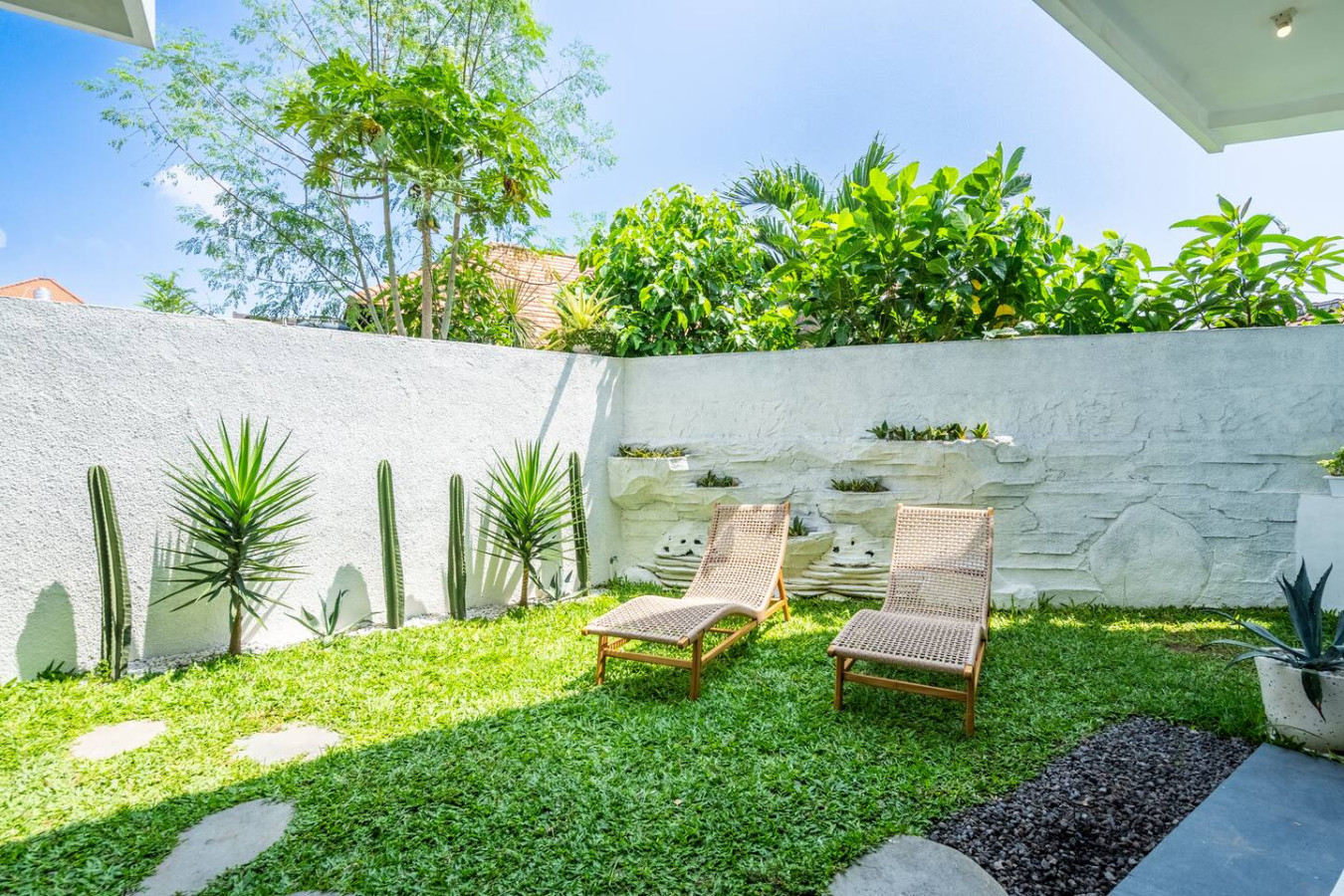 Cozy Private Suite in Central Berawa 10