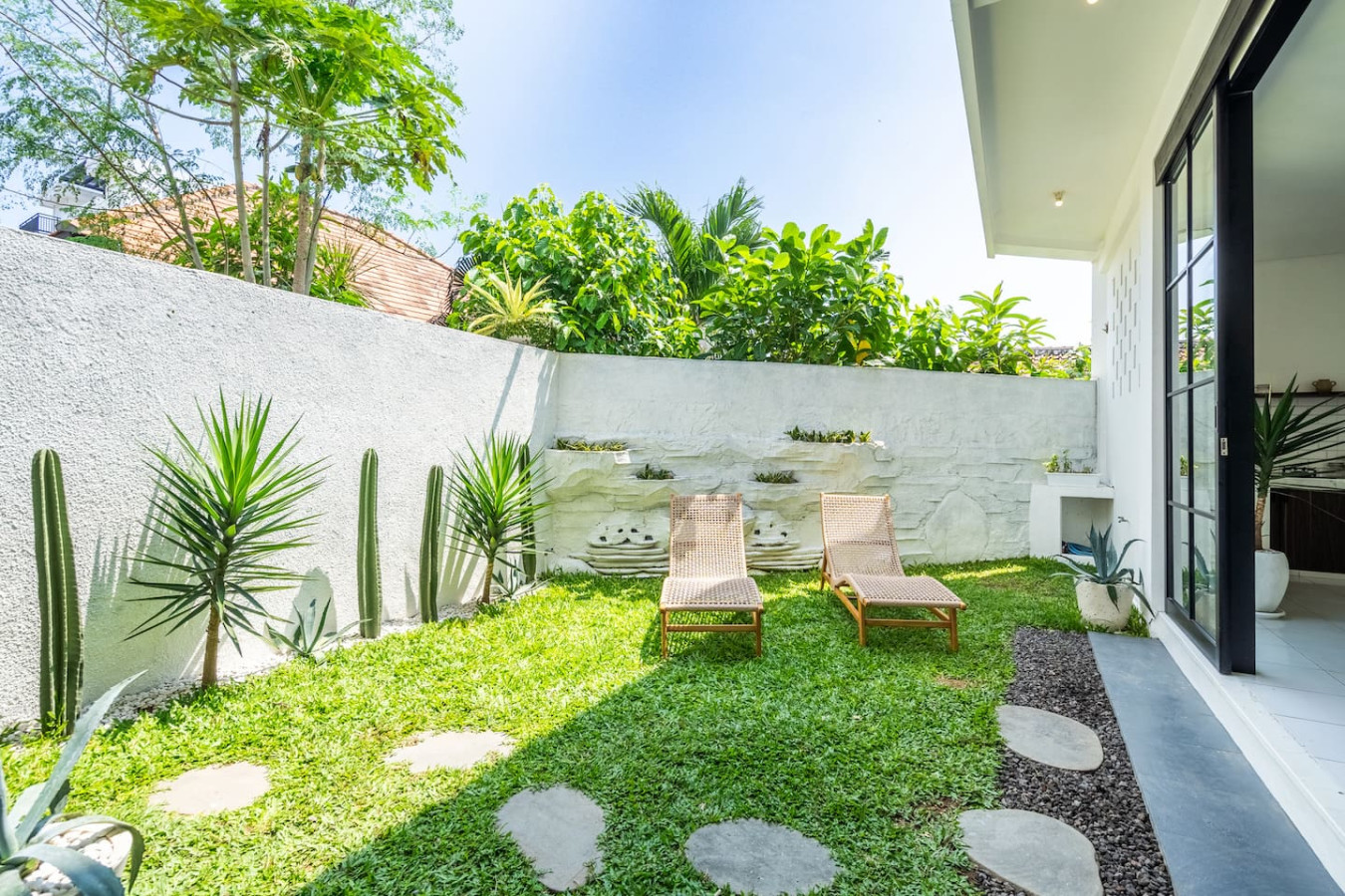 Cozy Private Suite in Central Berawa 11