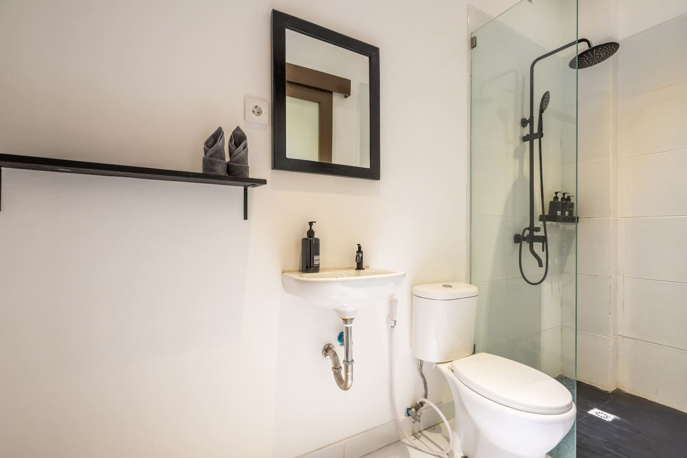 Cozy Private Suite in Central Berawa 7