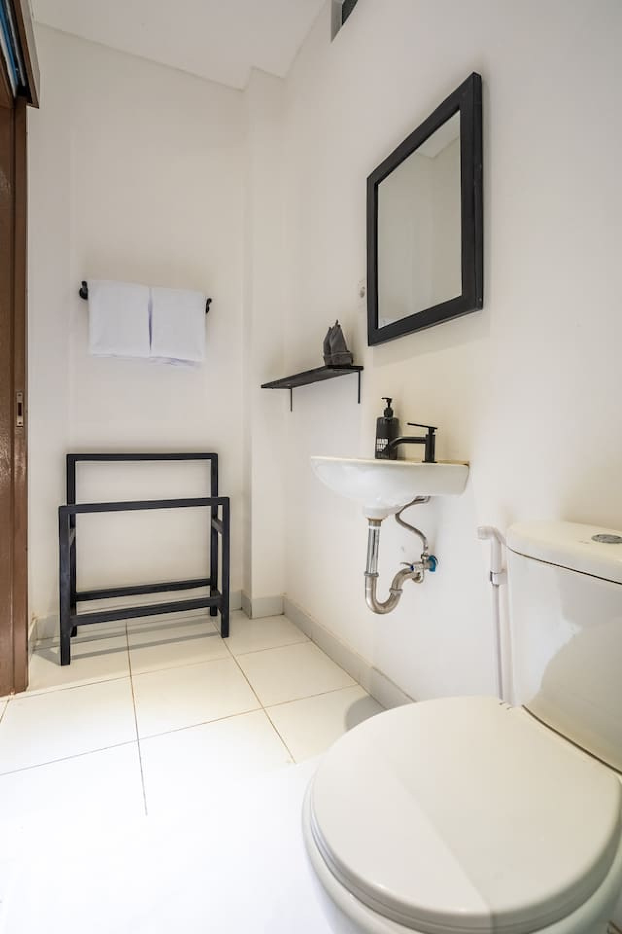Cozy Private Suite in Central Berawa 9