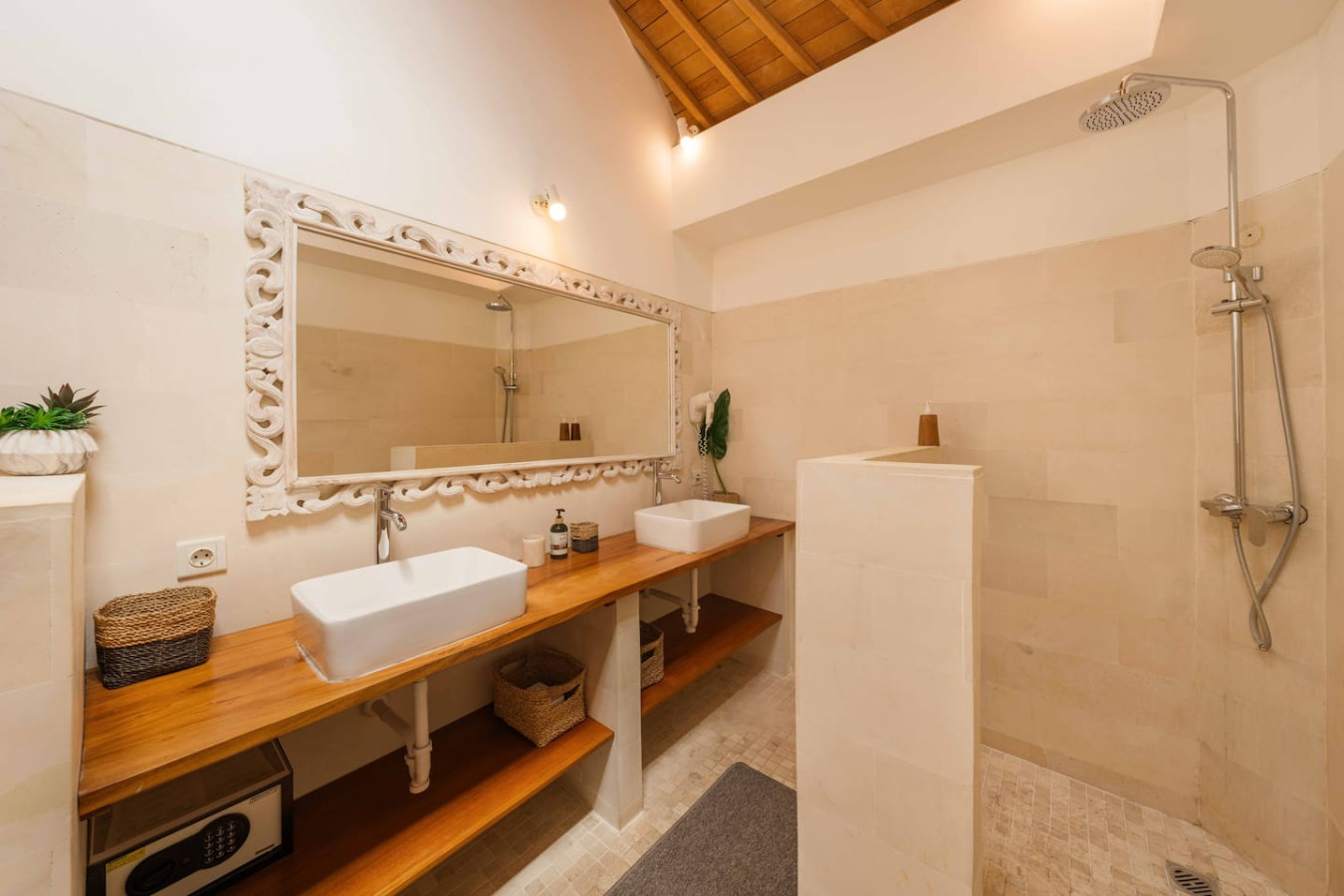 *NEW* Tropical Retreat 2BR Villa in Seminyak 52