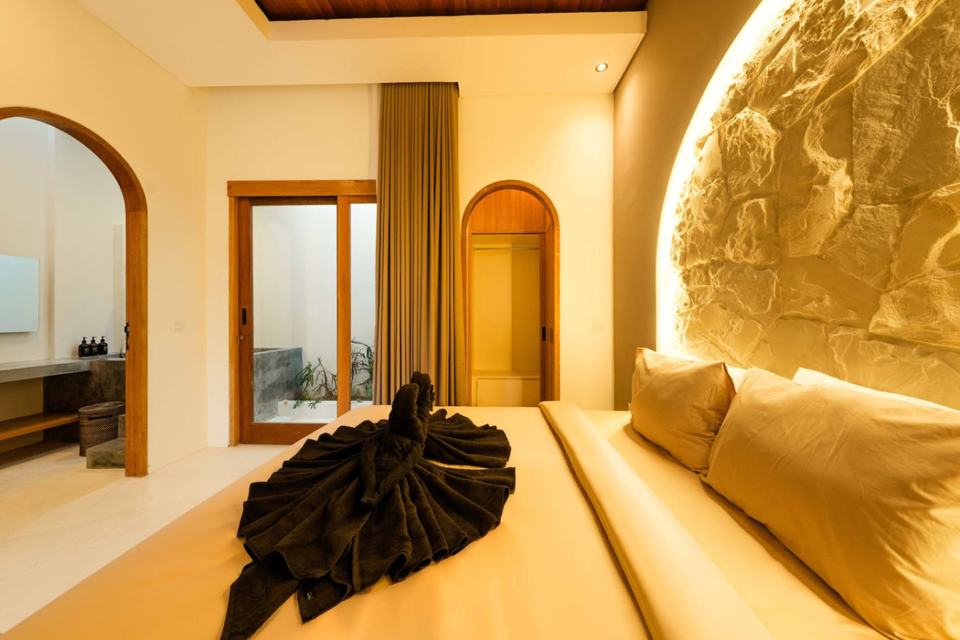 Modern 1BR Oasis - Sunken Lounge & Near Canggu 3