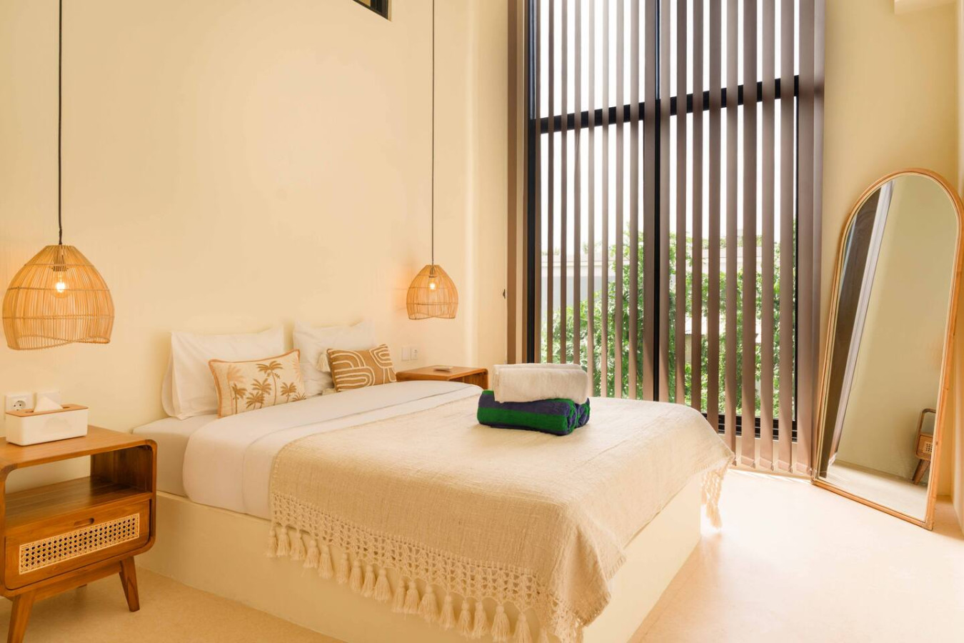 Modern 2BR Oasis with Pool in Balangan 14