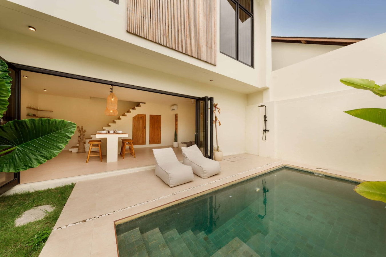 Modern 2BR Oasis with Pool in Balangan 21