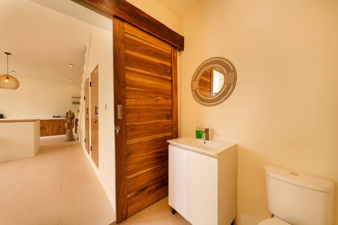 Modern 2BR Oasis with Pool in Balangan 26