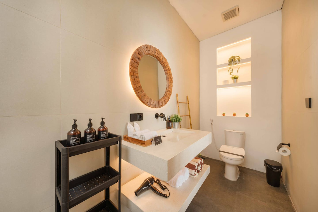 2BR Bali Villa Near Uluwatu Surf & Beach Clubs 18